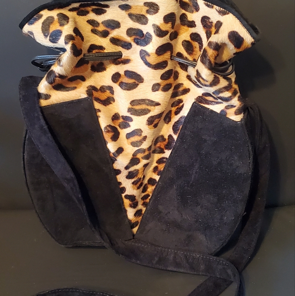 Suede handbag with leopard accent